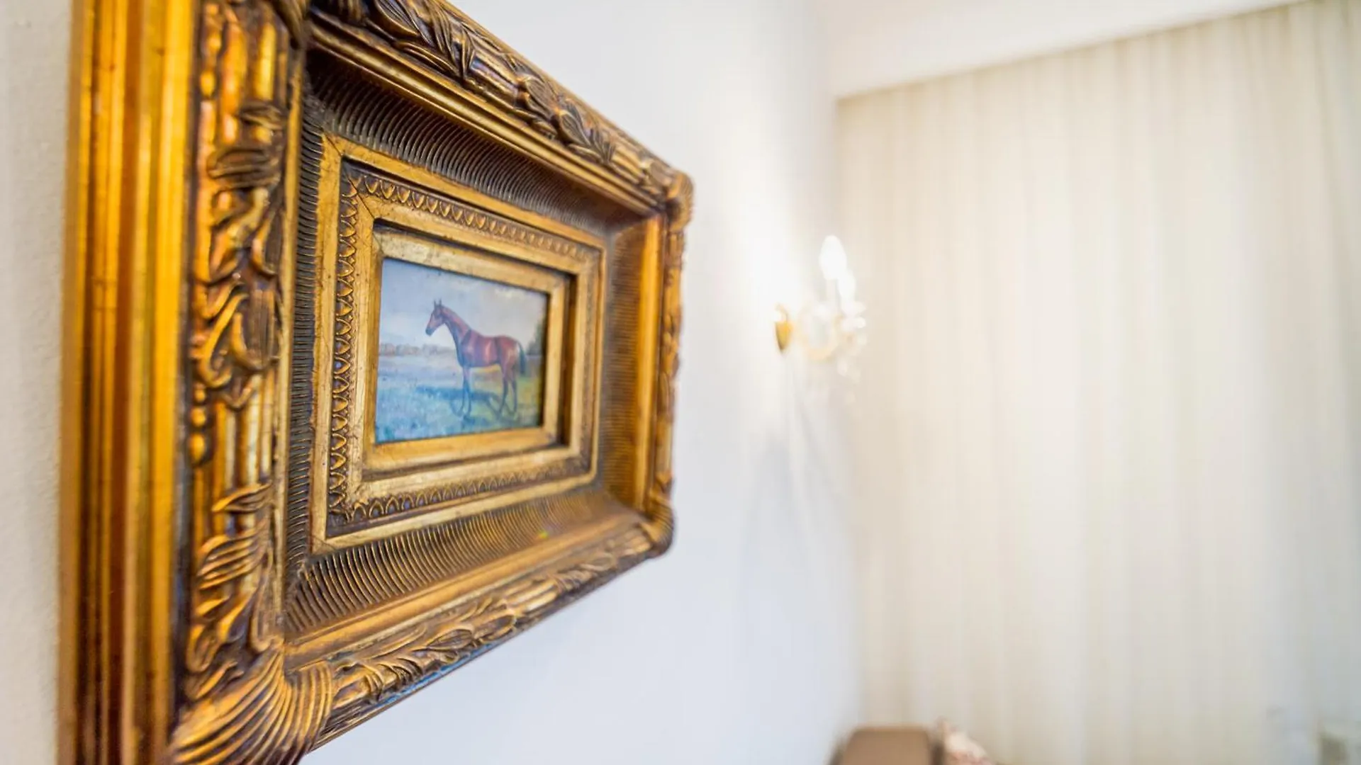 Hotel Carpati Imparatul Romanilor Bucharest 0*,