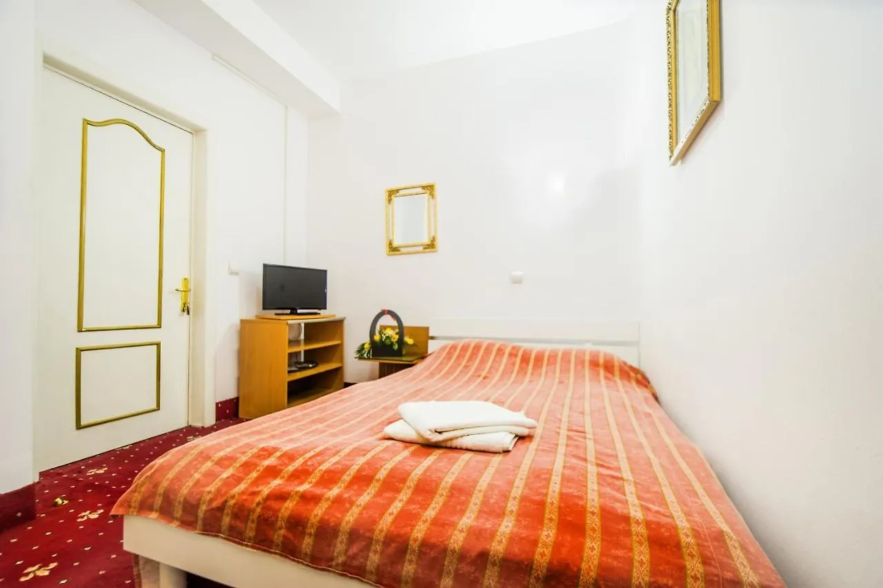 Hotel Carpati Imparatul Romanilor Bucharest
