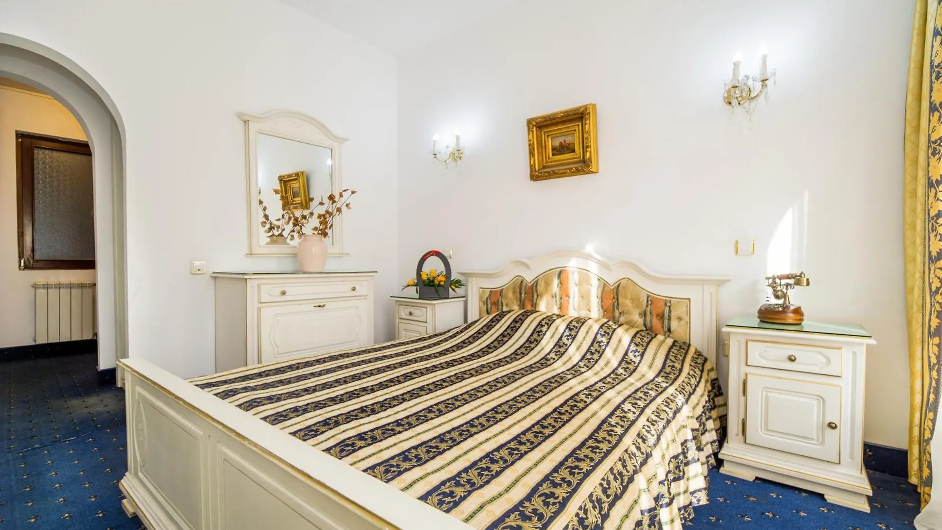 Hotel Carpati Imparatul Romanilor Bukarest Rumänien